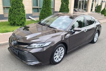 runx alex: Toyota Camry: 2021 г., 2.5 л, Вариатор, Гибрид, Седан