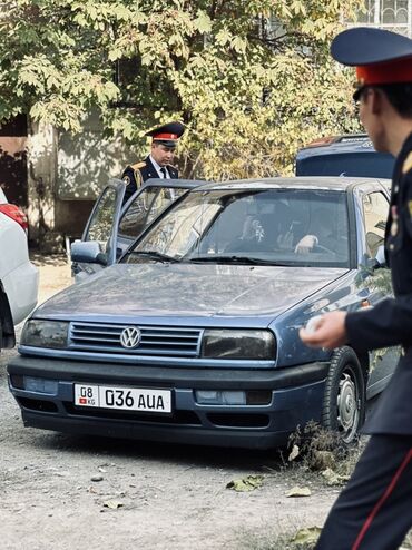 граната шаран: Volkswagen Golf: 1993 г., 1.8 л, Механика, Бензин, Хэтчбэк