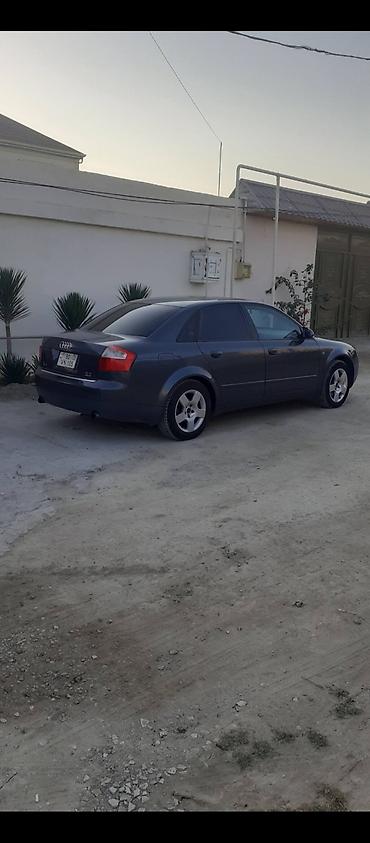 Audi A4: 1.8 l | Sedan