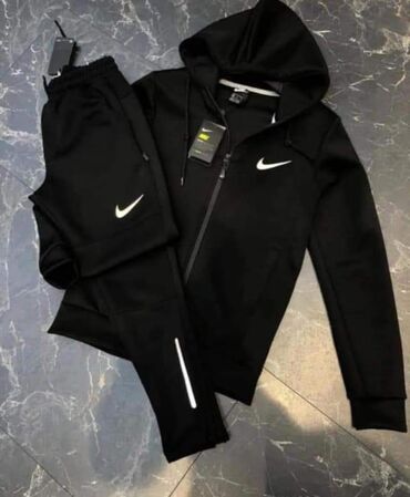 sport dəstlər: Спортивный костюм Nike, M (EU 38), цвет - Черный