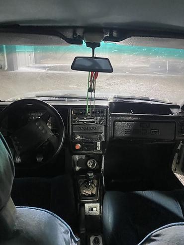 Транспорт: Volvo 360: 1989 г., 1.8 л, Механика, Бензин, Седан — 9