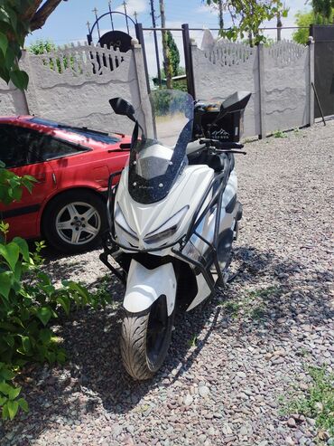 Скутеры: Макси скутер M8, 180 куб. см, Бензин, Новый