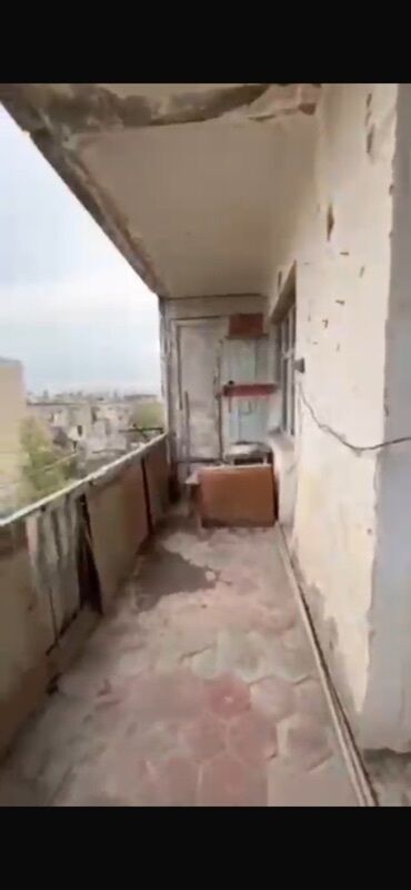 Otaqların uzunmüddətli kirayəsi: 🏡 Bakıxanovda geniş ev satılır Ünvan: Əhmədbəy Ağayev küçəsi 41/45 — 16