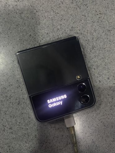 telefon ucun sekiller: Samsung Galaxy Z Flip 4, 256 GB, rəng - Boz, Face ID, Simsiz şarj, Qırıq