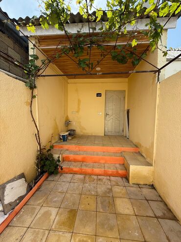qurtulus 93 de satilan evler: 4 комнаты, 100 м², Свежий ремонт
