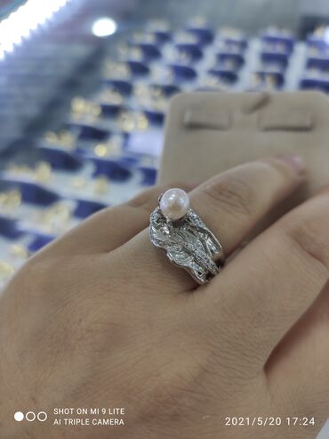 обручальное кольцо серебро: Италия Эксклюзив Очень красивый колечка с розывым жемчугом. Серебро