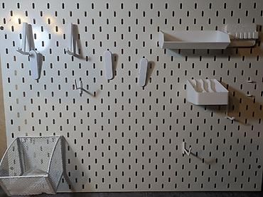 ikea: Металлический перфорированный пегборд (как IKEA SKÅDIS) с набором — 3