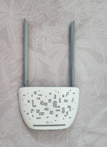 Modemlər və şəbəkə avadanlıqları: Modem router Tplink: 8961N İşləkdir,evimdə işlətmişəm ( 6 ay ).Həm — 5