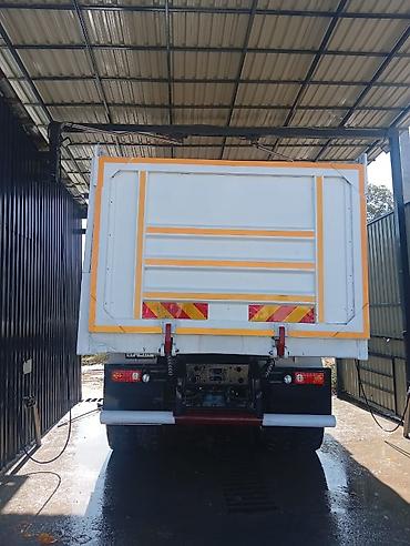 Оңдоп-түзөө жана курулуш: Самосвал HOWO 6x4 - Марка/модель: HOWO (Sinotruk) 6x4 - Тип: самосвал — 3