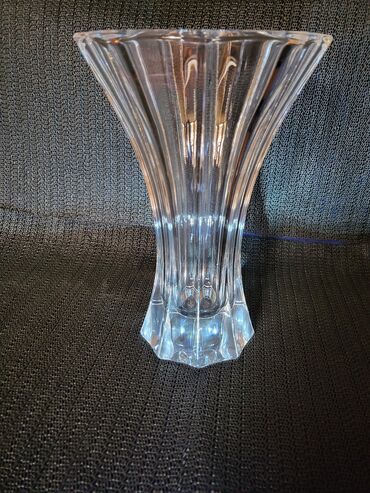 Vaze i saksije: Vaza, Staklo, Novo na lalafo.rs — 8 Vaze i saksije: Vaza, Staklo, Novo — 8