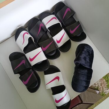 differente obuca: Sandals, Nike, 38
