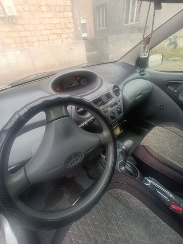 Toyota: Toyota Vitz / Platz / Yaris / Echo: 2001 г., 1.5 л, Автомат, Бензин, Седан — 1