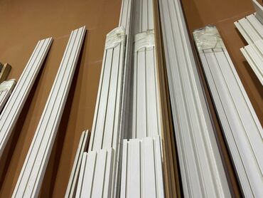 qapi uzlukleri: PVC/MDFlam dekorativ plintus və pervaz profilləri - Rəng: ağ (bir