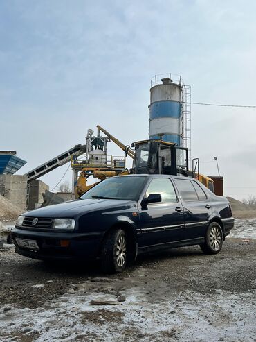 венто фолсваген: Volkswagen Vento: 1993 г., 1.8 л, Механика, Бензин, Седан