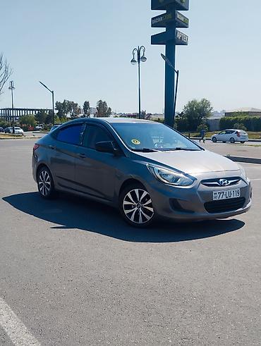 Hyundai: Hyundai Accent sedan - Kuzov: 4 qapılı sedan, boz rəng - Nömrə — 9