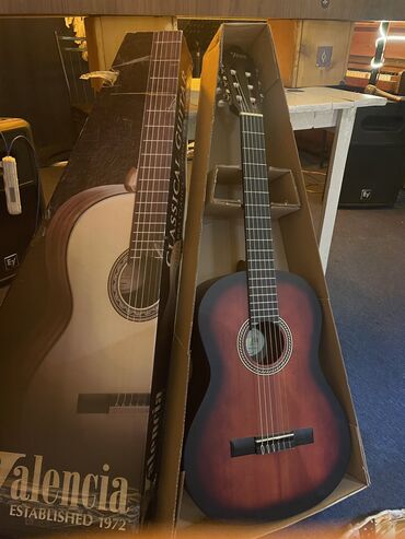fitar gitara: Klassik gitara, Yeni, Pulsuz çatdırılma