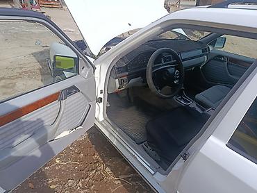 Продажа авто: Mercedes-Benz W124: 1993 г., 2.3 л, Автомат, Бензин, Универсал — 8