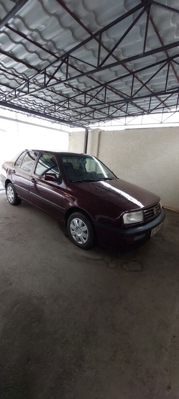 Volkswagen: Volkswagen Vento: 1993 г., 1.8 л, Автомат, Бензин, Седан