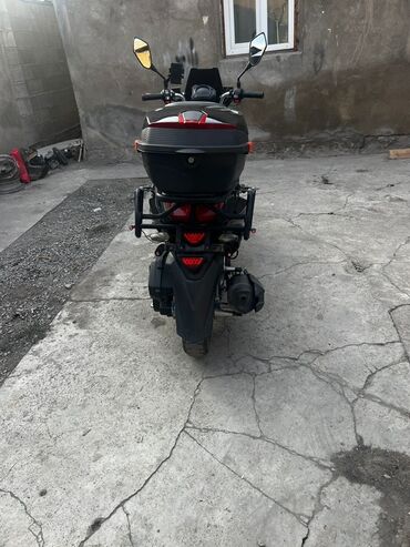 Скутеры: Скутер Benelli 180 кубов — 5