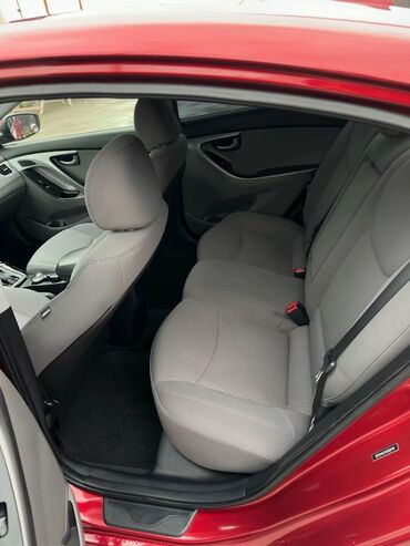 Hyundai: Hyundai Elantra: 1.8 l | 2016 il Sedan — 11