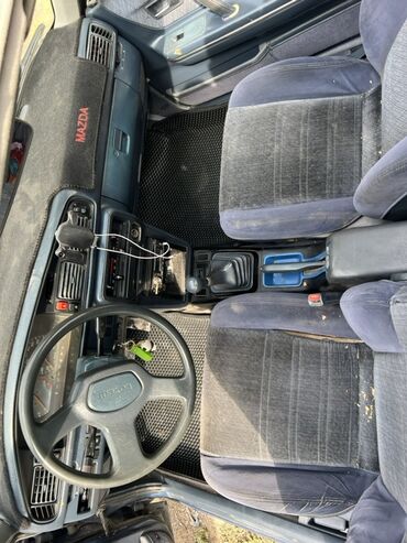 Mazda: Mazda 626: 1989 г., 2 л, Механика, Бензин, Хэтчбэк — 5