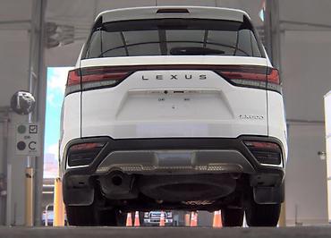5700: Lexus LX: 2023 г., 3.4 л, Автомат, Бензин, Внедорожник — 8