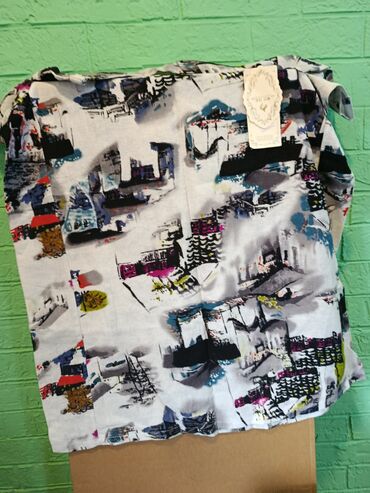 вещи бу купить: Qadın geyimləri – 3 parçalı dəst - Ağ fonlu, abstrakt şəhər motivli