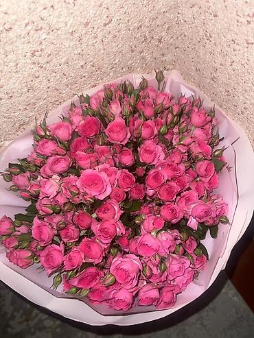 цветы в корзине: Пышный букет из розовых кустовых роз. - Состав: десятки мини-роз на — 1