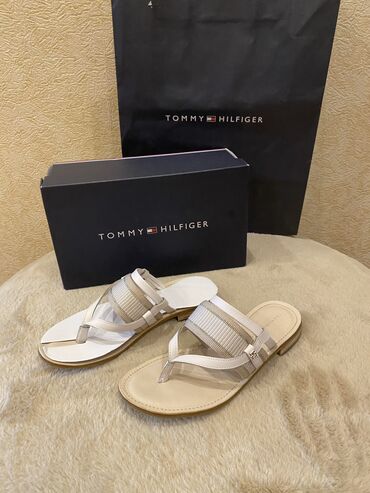 хеликс оригинал капсула в кыргызстане: Tommy Hilfiger, Ölçü: 36, rəng - Bej, Yeni