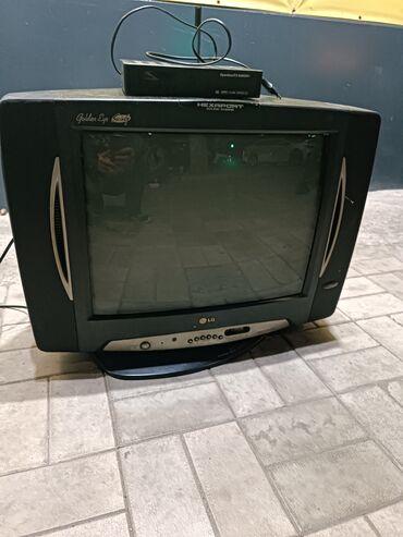 телевизоры hisense в бишкеке: Телевизор LG с кинескопным экраном (CRT), диагональ примерно 21–25"