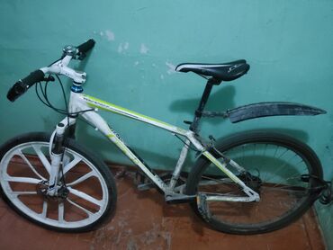 велосипеды с алюминиевой рамой: Велосипед можно управлять только задними скоростями тормоза