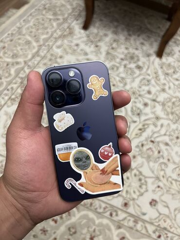 Apple iPhone: IPhone 14 Pro, Новый, 128 ГБ, Deep Purple, Зарядное устройство, Защитное стекло, Чехол, 86 %