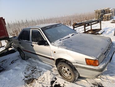 Другие детали кузова: На запчастикузов целый машина в среднем состояниибез мотора все