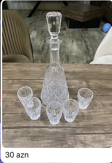 xrustal qrafin: Kristal qrafin dəsti - Dəst tərkibi: 1 ədəd qapaqlı kristal qrafin + — 1