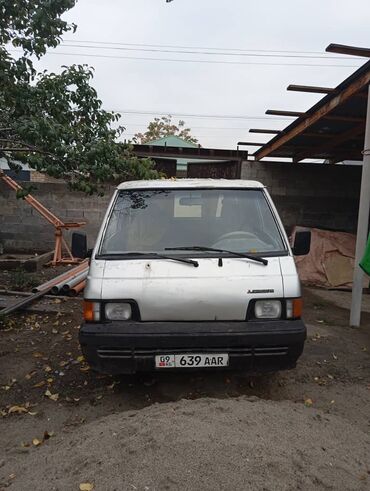 венто алмашам: Mitsubishi L300: 1987 г., 2 л, Автомат, Бензин, Вэн/Минивэн