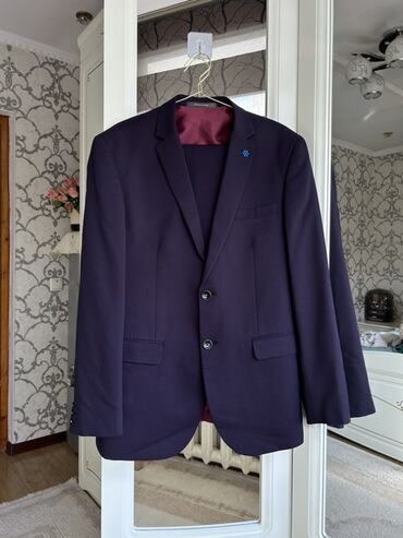 стильная одежда больших размеров для женщин: Мужской пиджак темно-сливового (бордово‑фиолетового) цвета. (