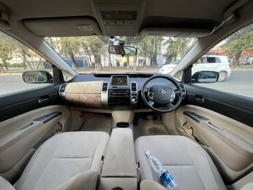 Toyota: Toyota Prius: 2005 г., 1.5 л, Бензин, Хэтчбэк