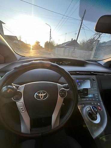 карина тайота: Toyota Prius: 2015 г., Гибрид, Хэтчбэк — 5