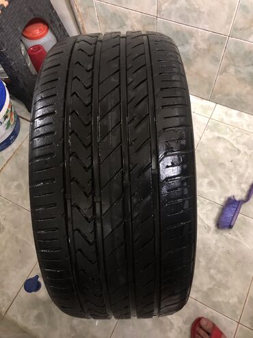 lapet təkəri: Teker 255.35.R20 1 dene 20 manat cattirilmaynan 25