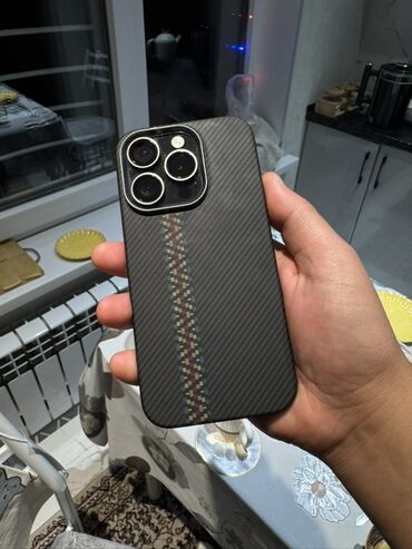 Apple iPhone: IPhone 15 Pro, Б/у, 128 ГБ, Черный, Защитное стекло, 81 % — 2