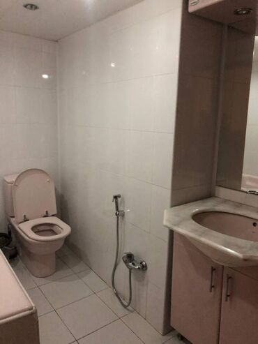 Ofislər: Şəhərin mərkəzində ofis kirayə verilir! Səbail rayonu -da lalafo.az — 10 Ofislər: Şəhərin mərkəzində ofis kirayə verilir! Səbail rayonu — 10