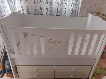 tek adamliq kravat: Oğlan və qız üçün, İşlənmiş, Çarpayı, Bazalı, Matras ilə, Siyirməli