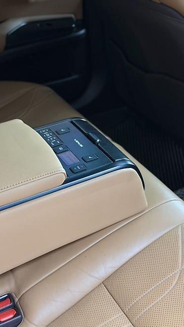 mercedes s63: Lexus ES: 2019 г., 2.5 л, Вариатор, Гибрид, Седан — 10