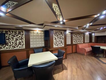 Restoran, kafelər: İçəri şəhər metrosunun yaxınlığında, 360 kv sahəsi olan (yarızirzəmi — 6