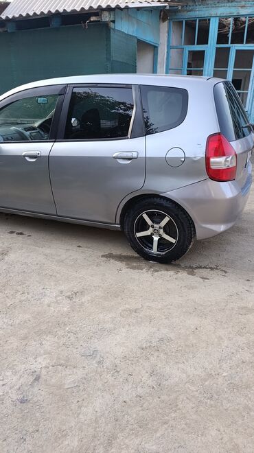 двигатель пассат б3 1.8 моно купить в бишкеке: Honda Fit: 2003 г., 1.3 л, Вариатор, Бензин, Пикап