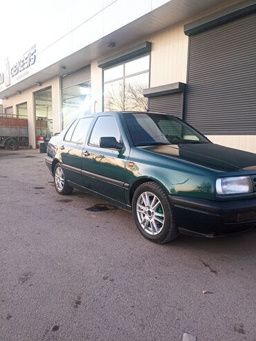 Volkswagen: Volkswagen Vento: 1995 г., Седан — 9