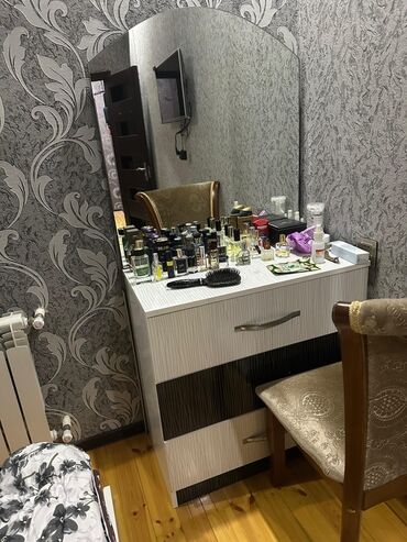 Qonaq otağı dəstləri: İşlənmiş, Divan, Kredit yoxdur — 6