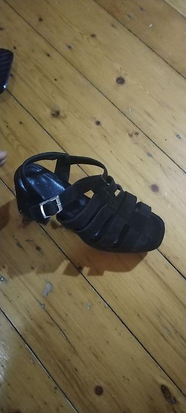 platforma ugg: 40 razmer basanoşka 5 manat — 2
