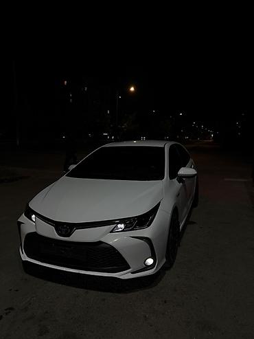 салон гольф3: Toyota Corolla: 2023 г., 1.8 л, Автомат, Бензин, Седан — 2