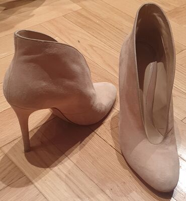 Salonke: Salonke, Balenciaga, 38 — 5